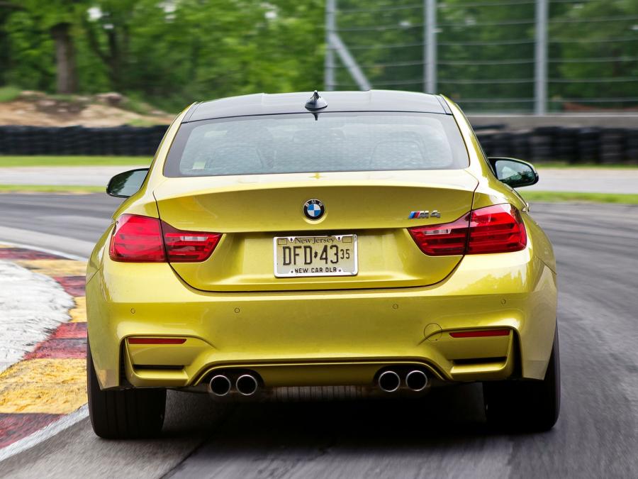  BMW M4 Coupe 2015 года  (US) (фото 13 из 16)